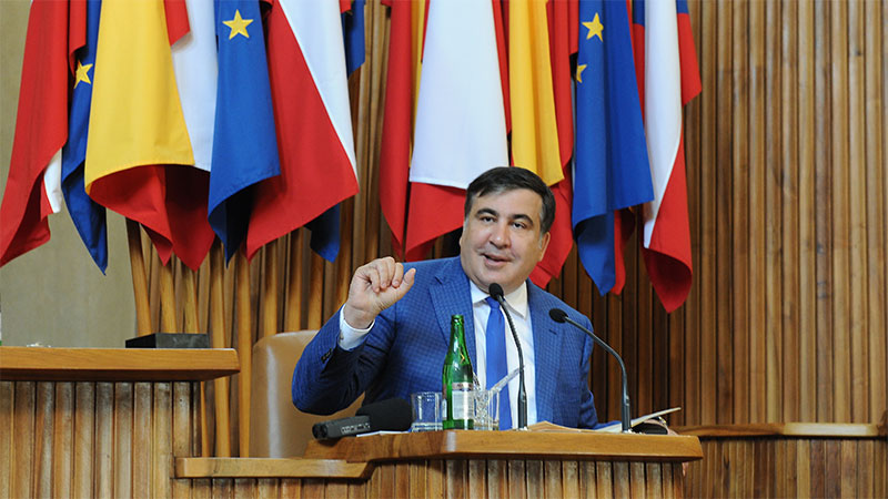 2016 AIPES Freedom Award recipient Governor Mikheil Saakashvili speaks to the students during the Closing Ceremony.