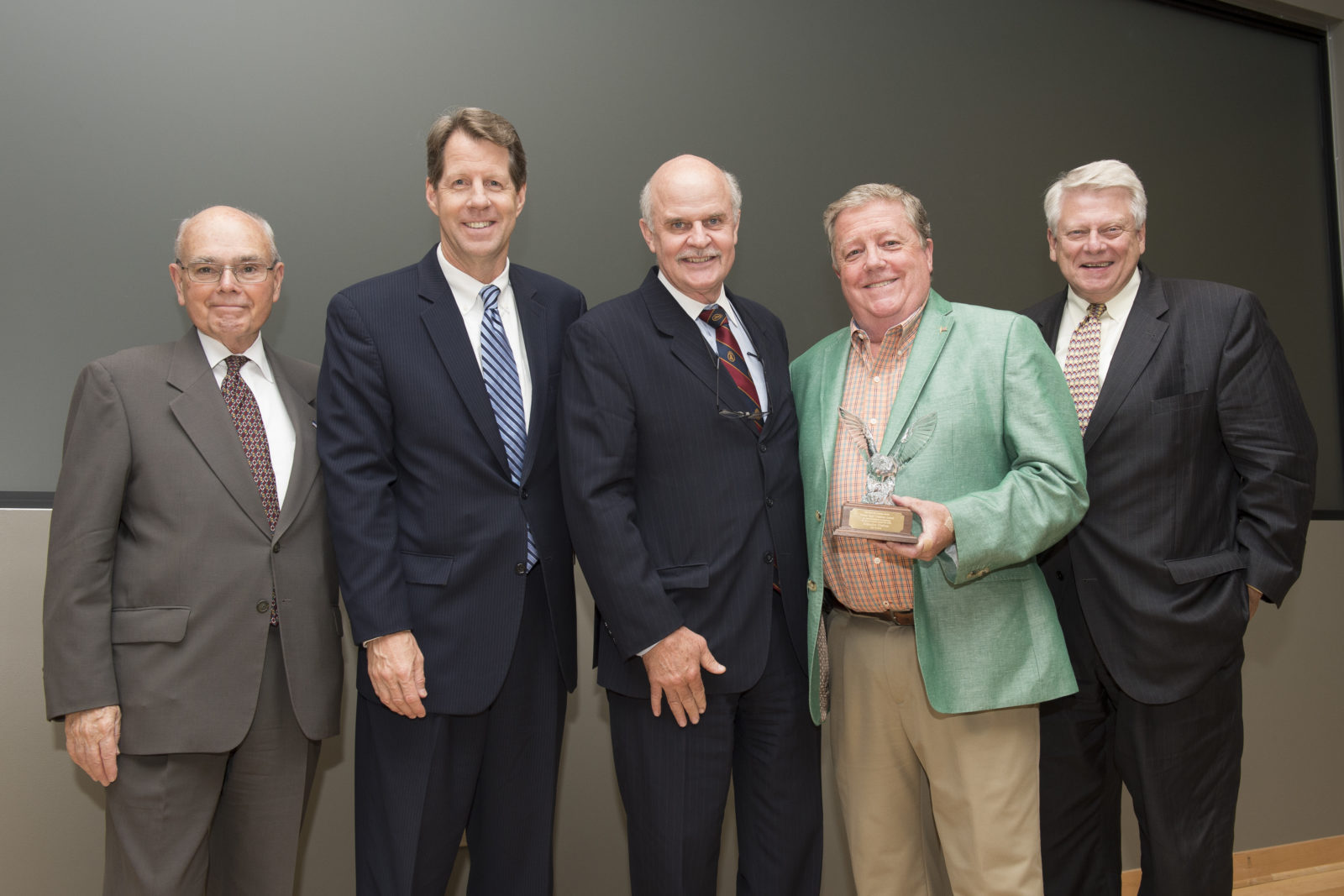 (l.-r.) Roger Ream, Dr.Alejandro Chafuen, Mike Thompson and Randal Teague present Dr. Chafuen with the 2014 Walter Judd Freedom Award at a ceremony at George Mason University. 