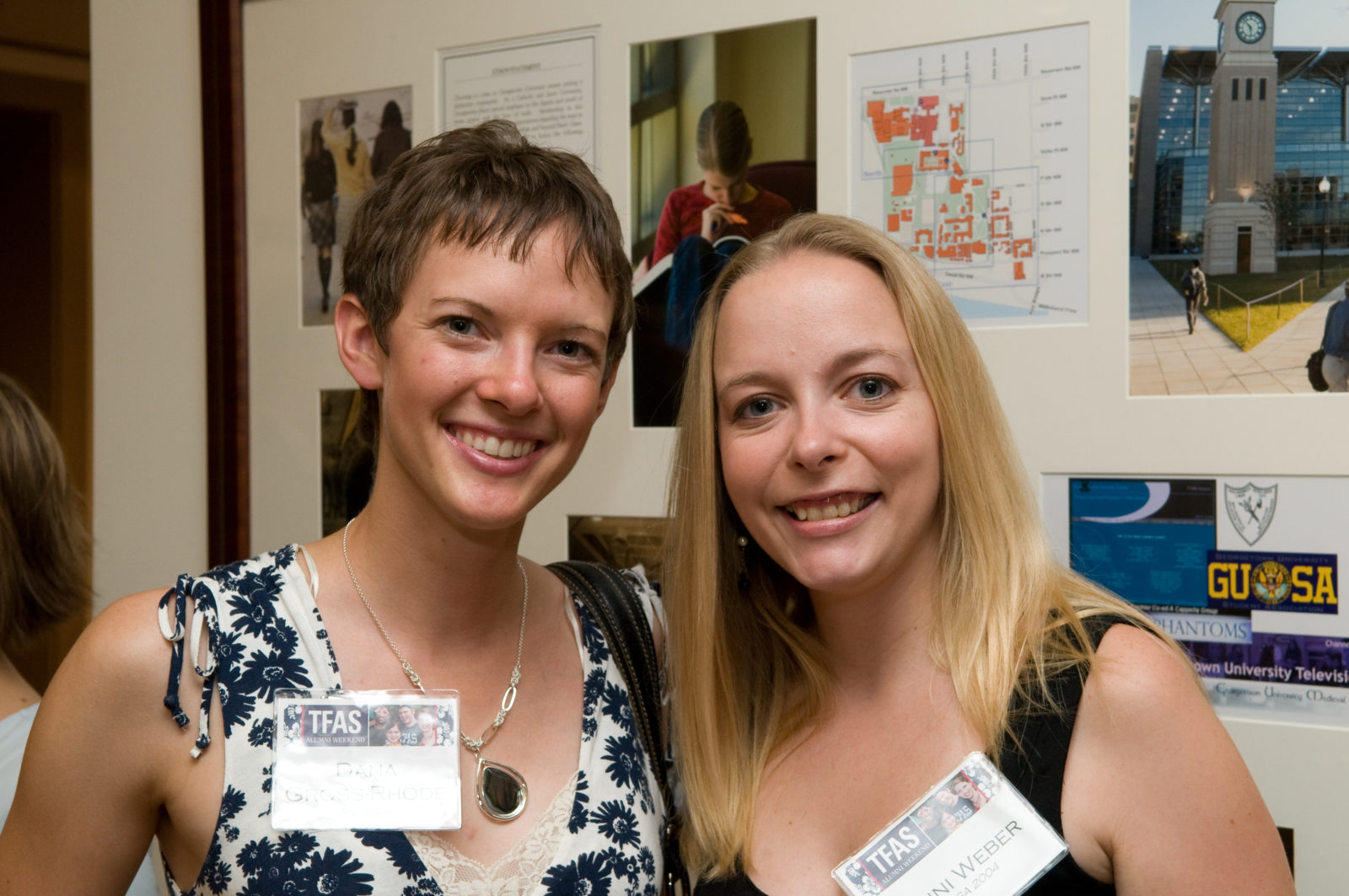 (l.-r.) Dana Gross-Rhode (J 04) and Jenni Weber (B 04) reunite at the Alumni Cocktail Reception at the Georgetown Alumni house. The class of 2004 celebrated its five year reunion at the Tombs thereafter.